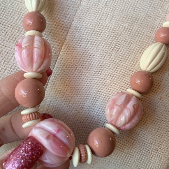 Avon swirl acrylic graduated beads twist hidden closure clasp vintage - Picture 2 of 7